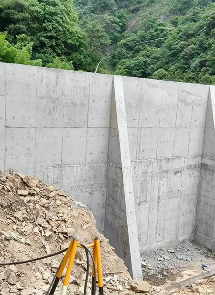 张家口崇礼县重力式挡土墙